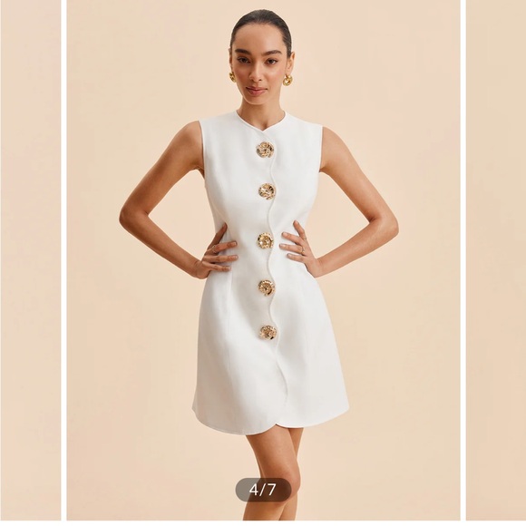 NWOT Commense White Asymmetrical Button Dress - Picture 2 of 2